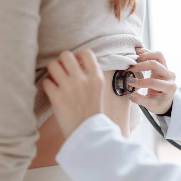 Παθολόγος Φρόσω Κωνσταντίνου Ακροαστικά βήχας πόνος